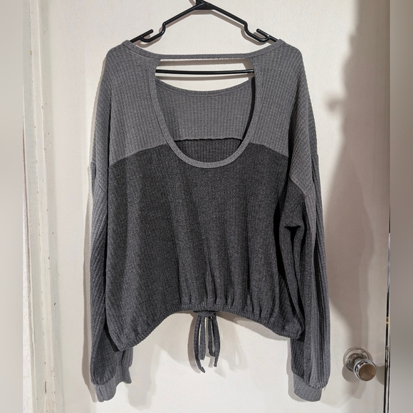 Hollister Grey Sweater XL - Picture 2 of 4